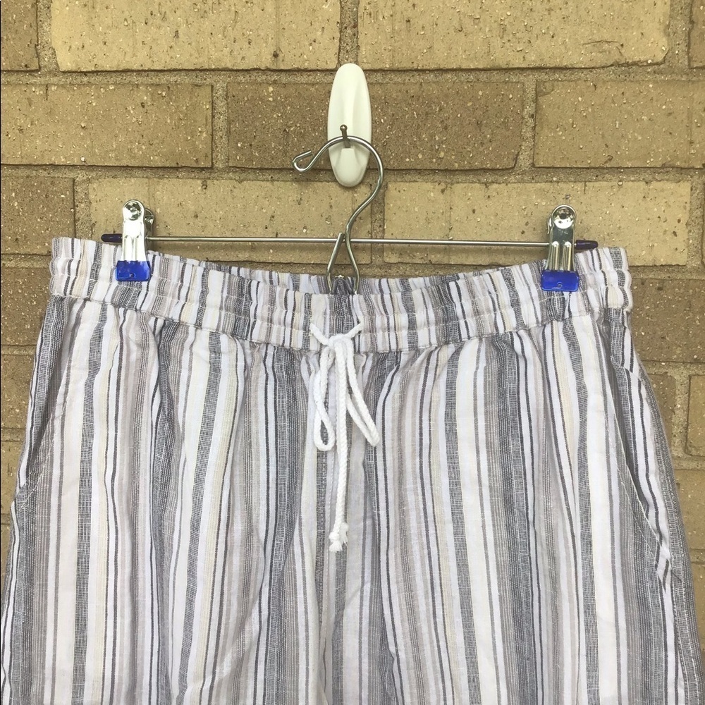 Beach Lunch Lounge Capris - Picture 4 of 11